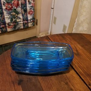 7 Aqua Banana Split dishes